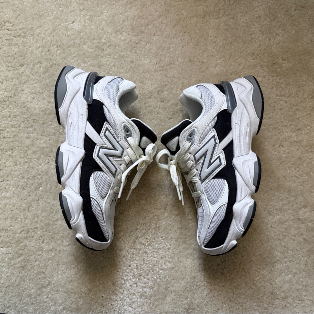 New Balance 9060 (size 4 in boys, fits women size 6-6.5) - excellent condition
